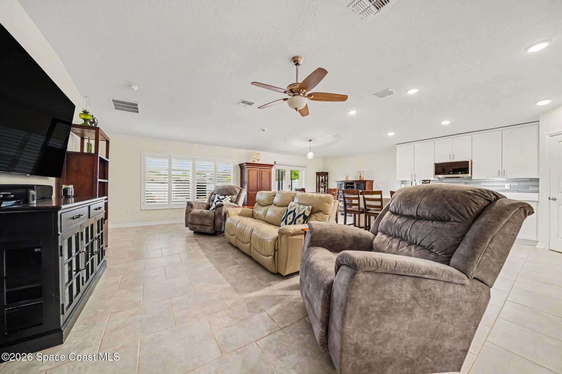 406 Three Oaks Drive, Edgewater, FL 32141 Photo