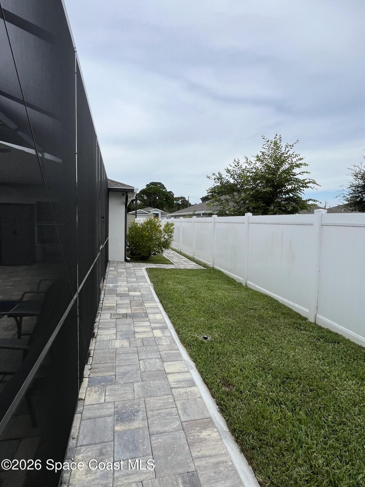 406 Three Oaks Drive, Edgewater, FL 32141 Photo