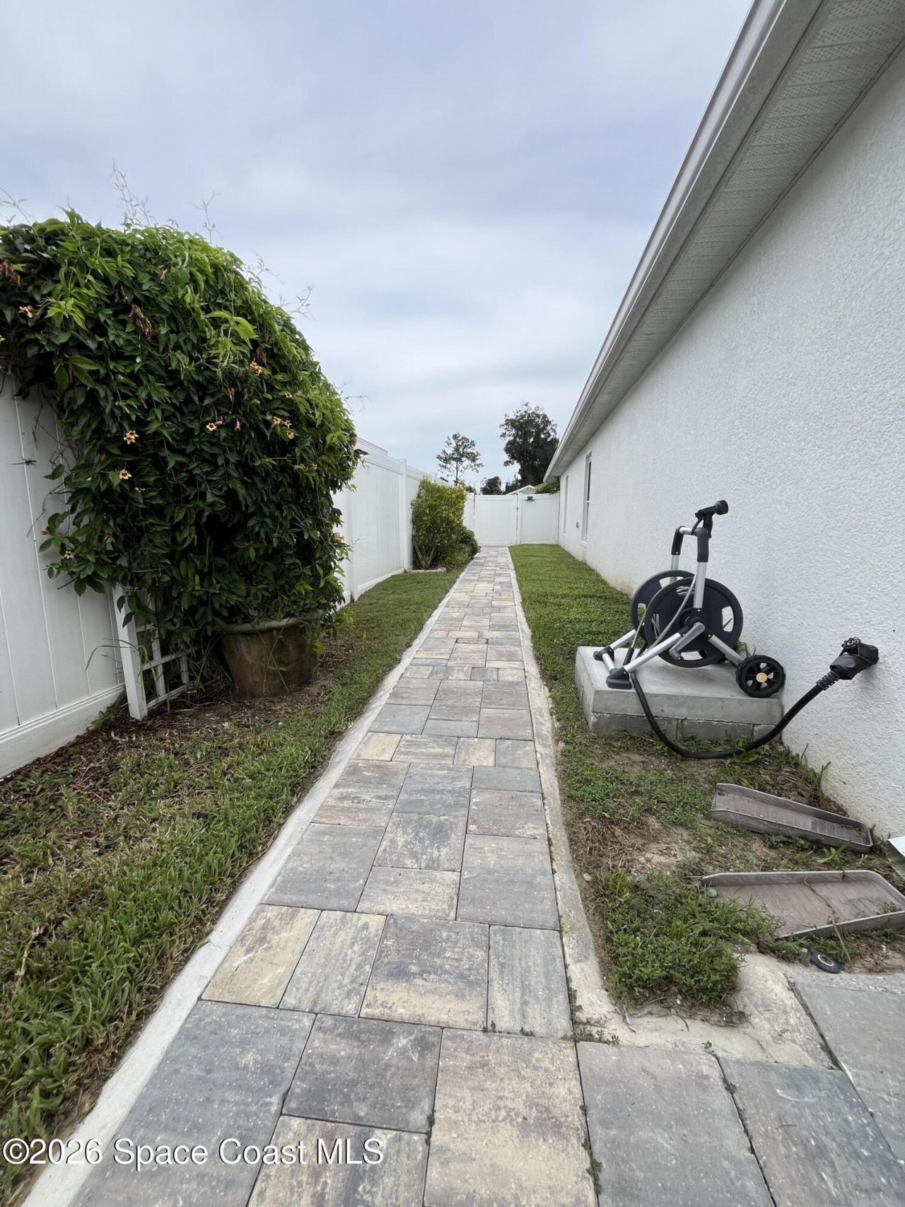 406 Three Oaks Drive, Edgewater, FL 32141 Photo