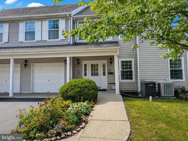 805 EAGLES CHASE DRIVE, LAWRENCE TWP, NJ 08648