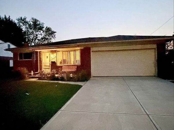 29641 Walker Drive, Warren, Mi 48092