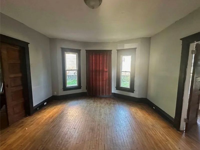 905 E Buchtel Avenue, Akron, OH 44305 Photo 5