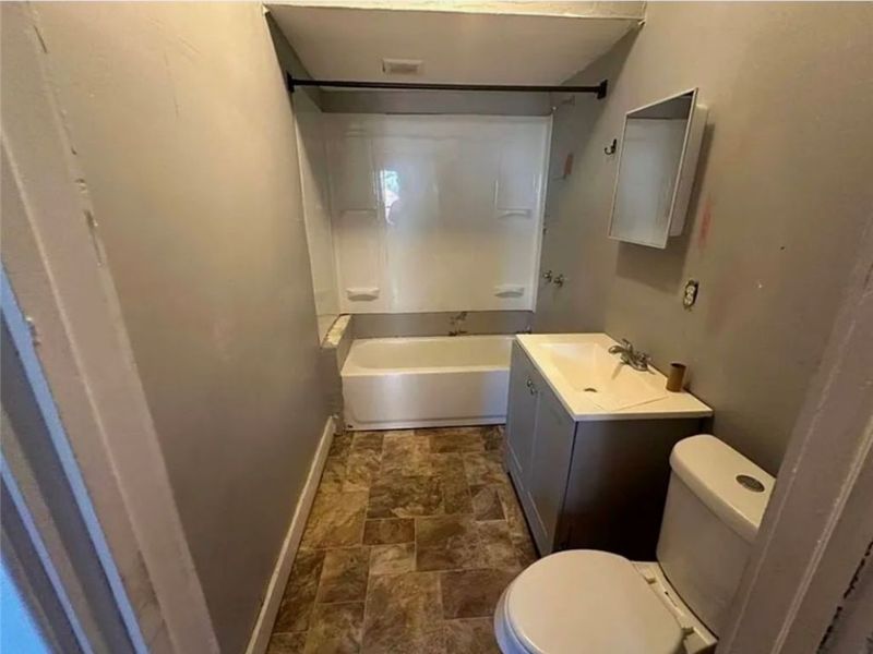 905 E Buchtel Avenue, Akron, OH 44305 Photo 9