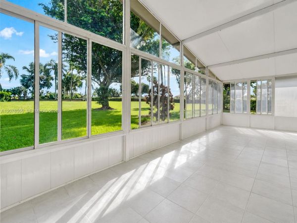 527 SE 27th Dr , Homestead, FL 33033