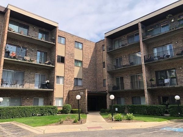725 W Huntington Commons Road , Unit 401, Mount Prospect, IL 60056