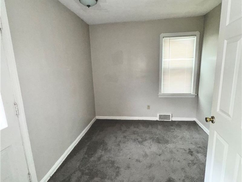 17015 Glendale Avenue, Cleveland, OH 44128 Photo 12