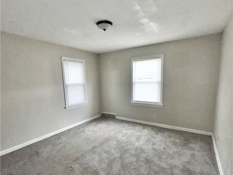 17015 Glendale Avenue, Cleveland, OH 44128 Photo 8