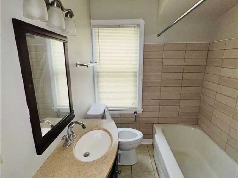 17015 Glendale Avenue, Cleveland, OH 44128 Photo 9
