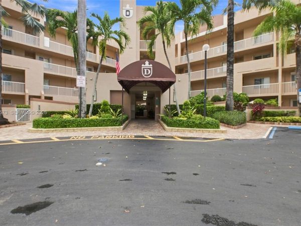 7647 Granville Dr , Unit 212, Tamarac, FL 33321
