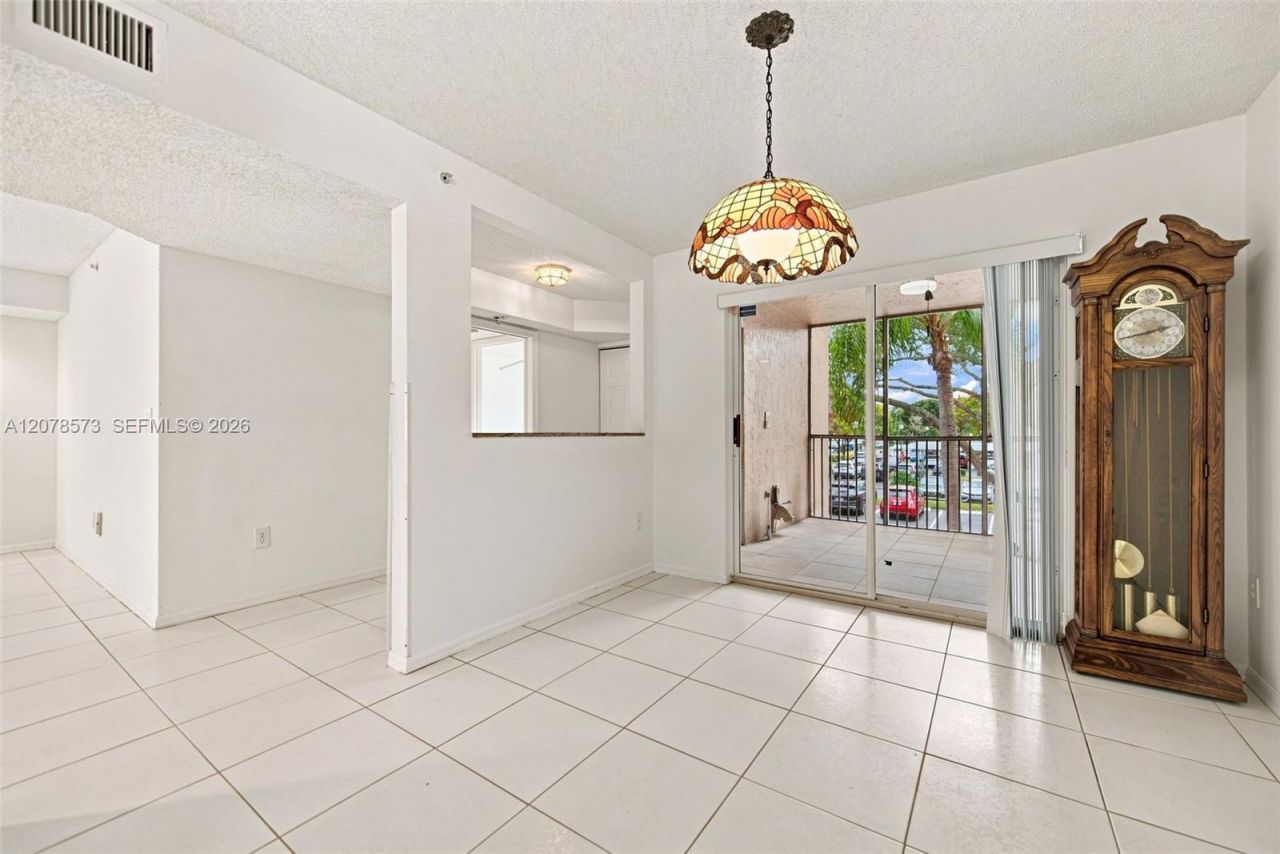 7647 Granville Dr , Unit 212, Tamarac, FL 33321 Photo