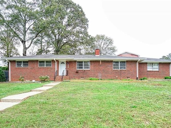 680 Sherwood Drive , Jonesboro, GA 30236