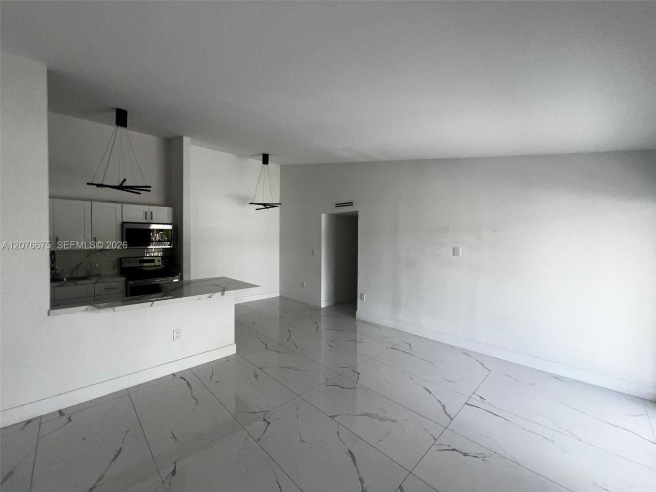 18755 NW 62nd Ave , Unit 204, Hialeah, FL 33015 Photo