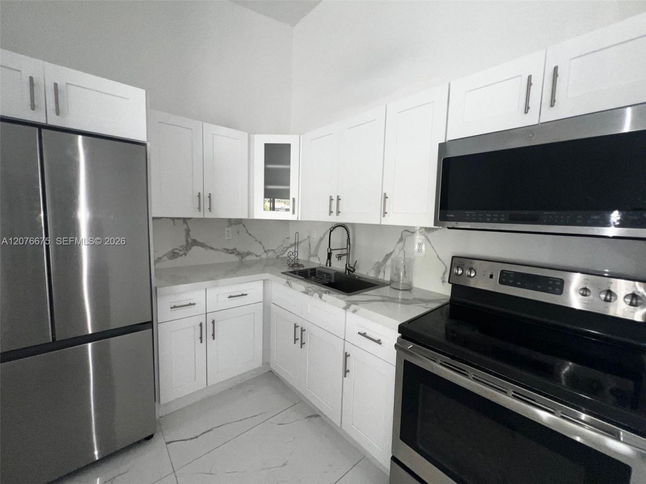 18755 NW 62nd Ave , Unit 204, Hialeah, FL 33015 Photo