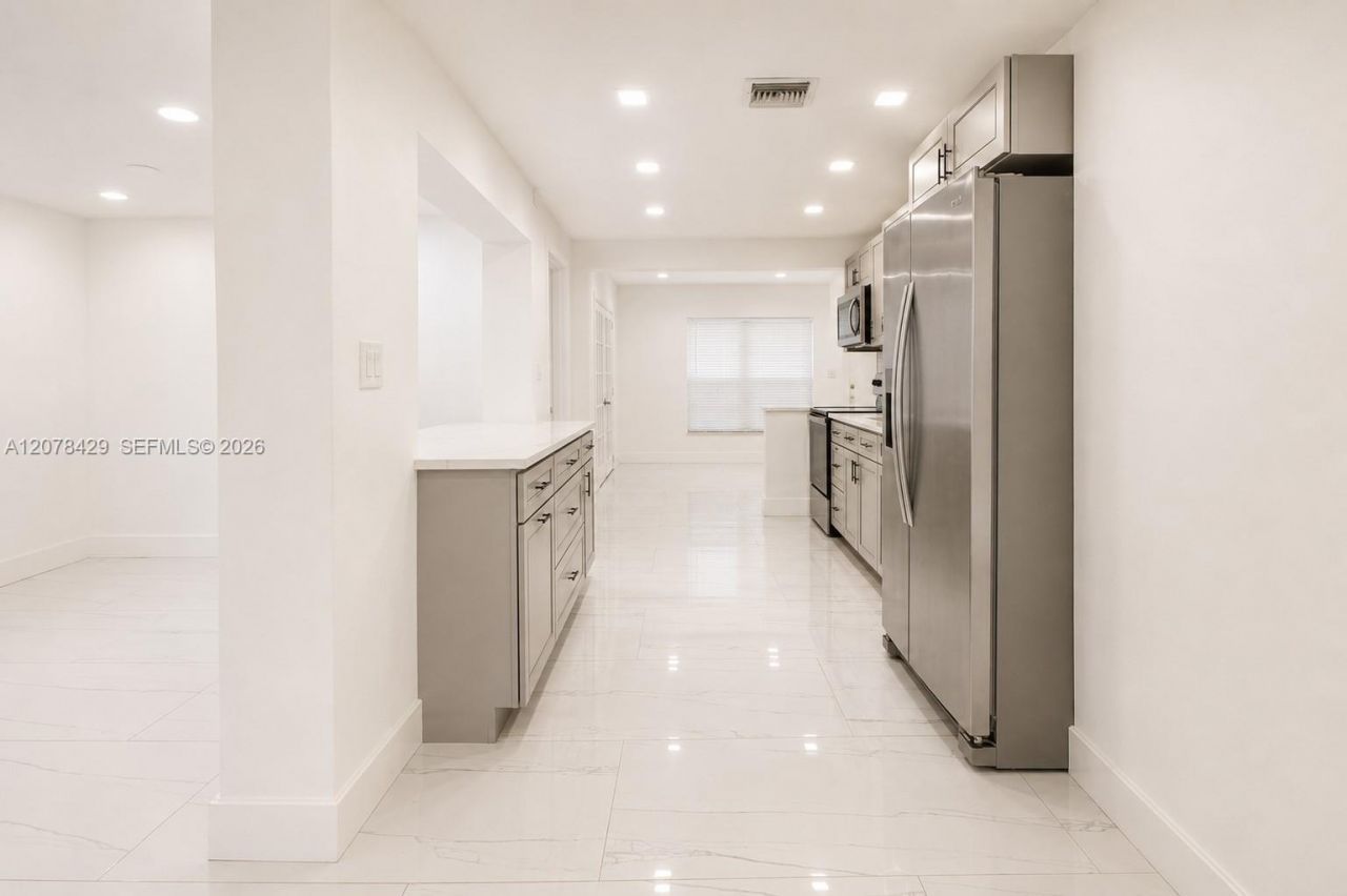 5225 NE 1st Ave , Fort Lauderdale, FL 33334 Photo