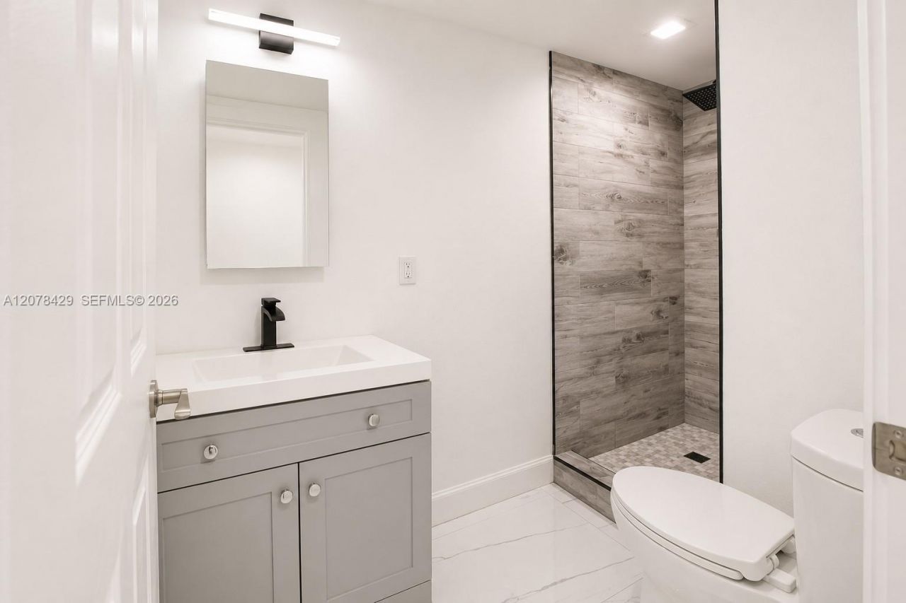 5225 NE 1st Ave , Fort Lauderdale, FL 33334 Photo