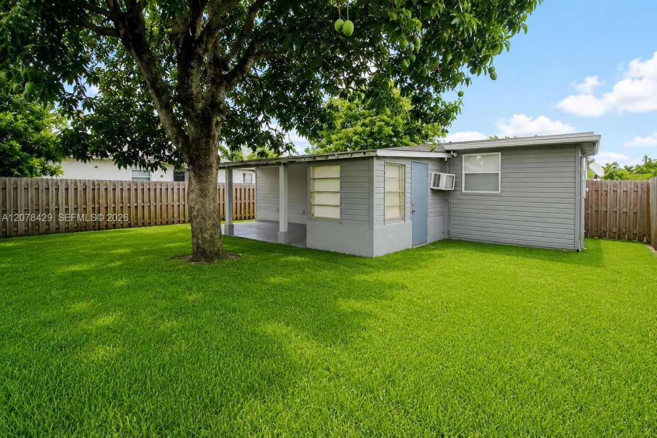 5225 NE 1st Ave , Fort Lauderdale, FL 33334 Photo