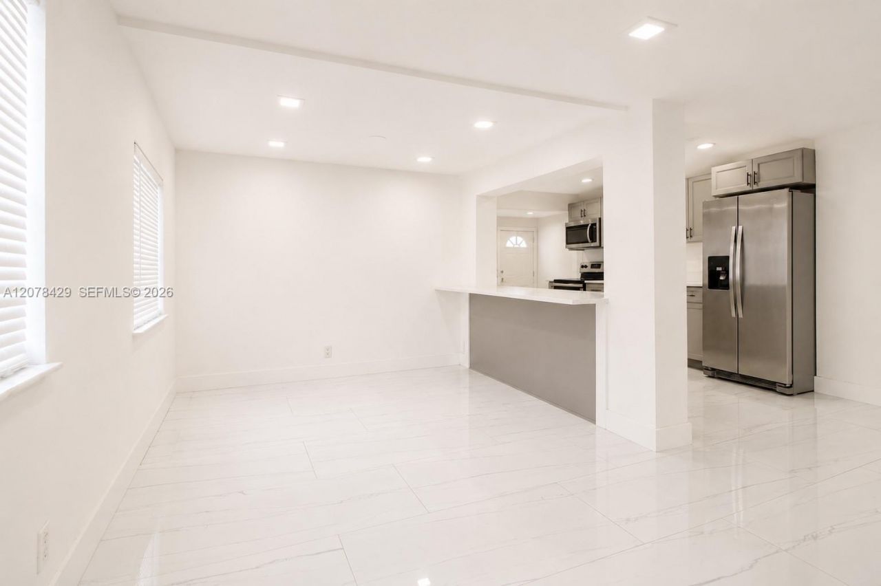 5225 NE 1st Ave , Fort Lauderdale, FL 33334 Photo