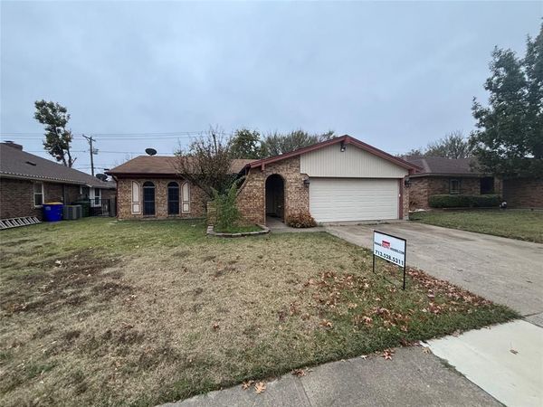 5916 Birchill Road, Watauga, TX 76148