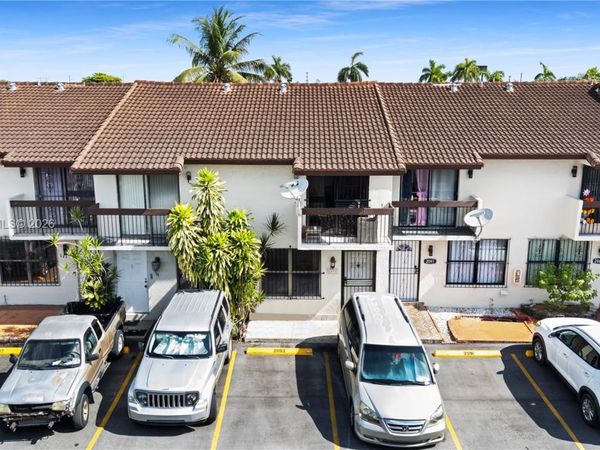 2093 W 54th Ter , Unit 38, Hialeah, FL 33016