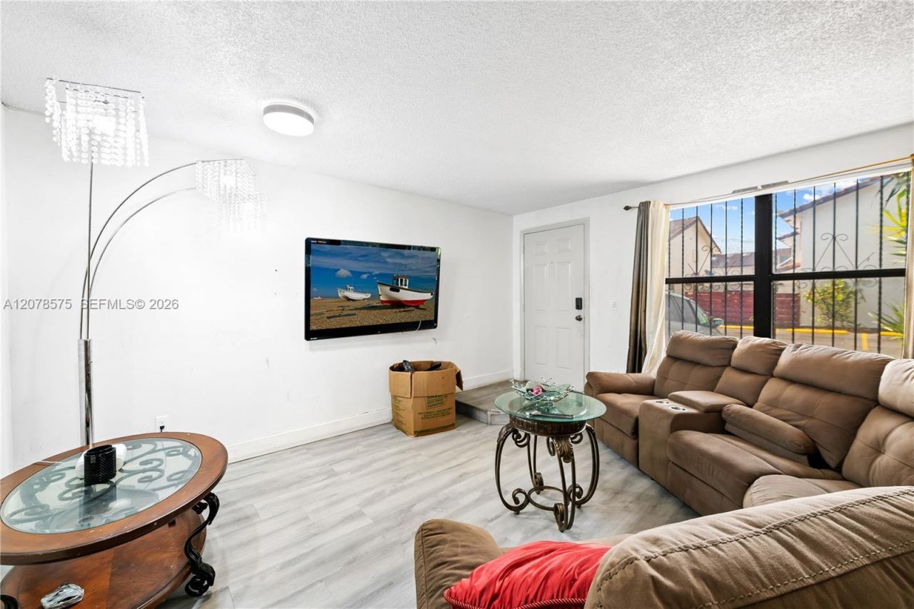 2093 W 54th Ter, Unit 38, Hialeah, FL 33016 Photo