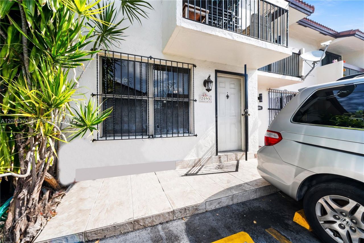 2093 W 54th Ter, Unit 38, Hialeah, FL 33016 Photo