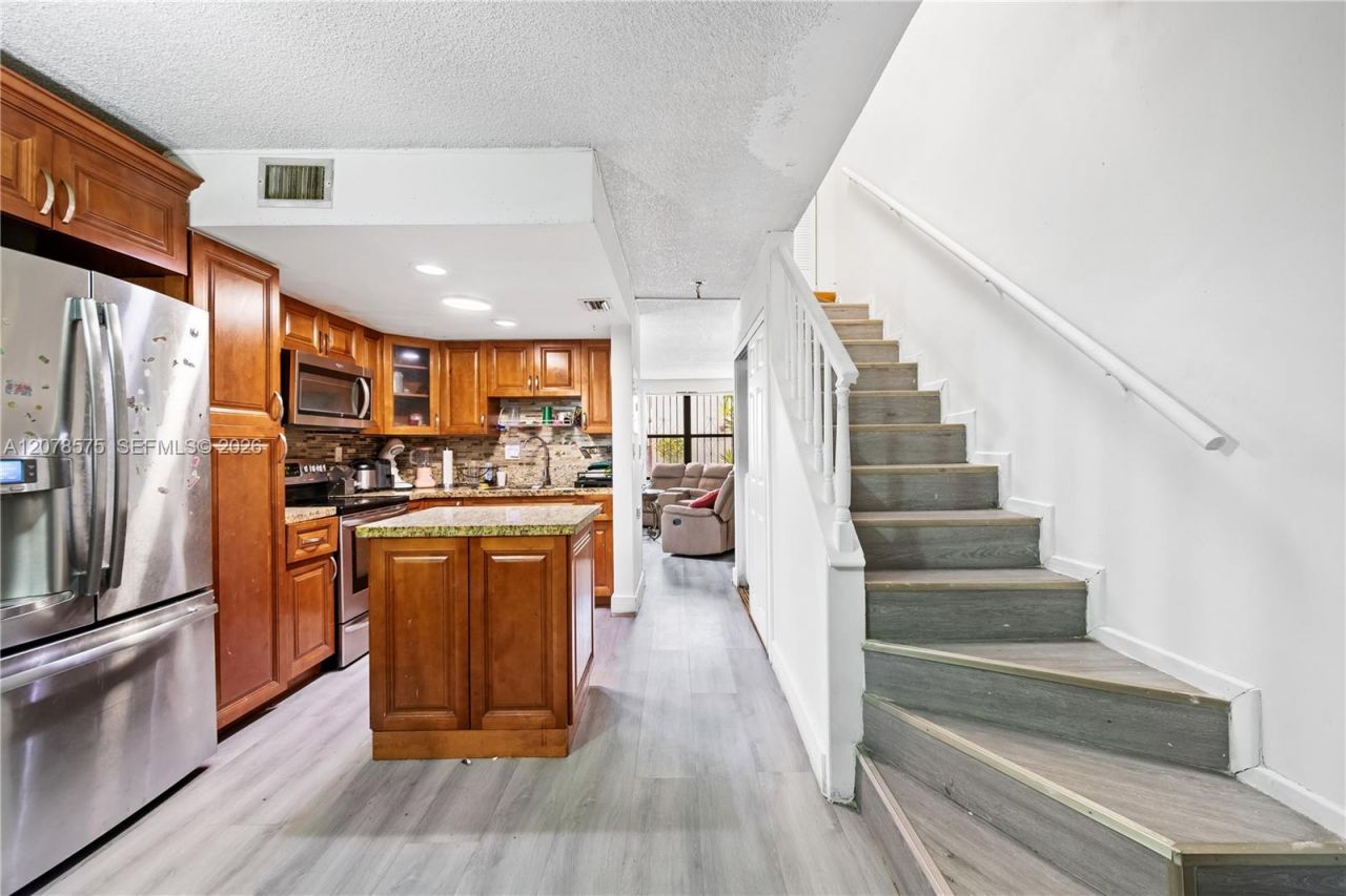 2093 W 54th Ter, Unit 38, Hialeah, FL 33016 Photo