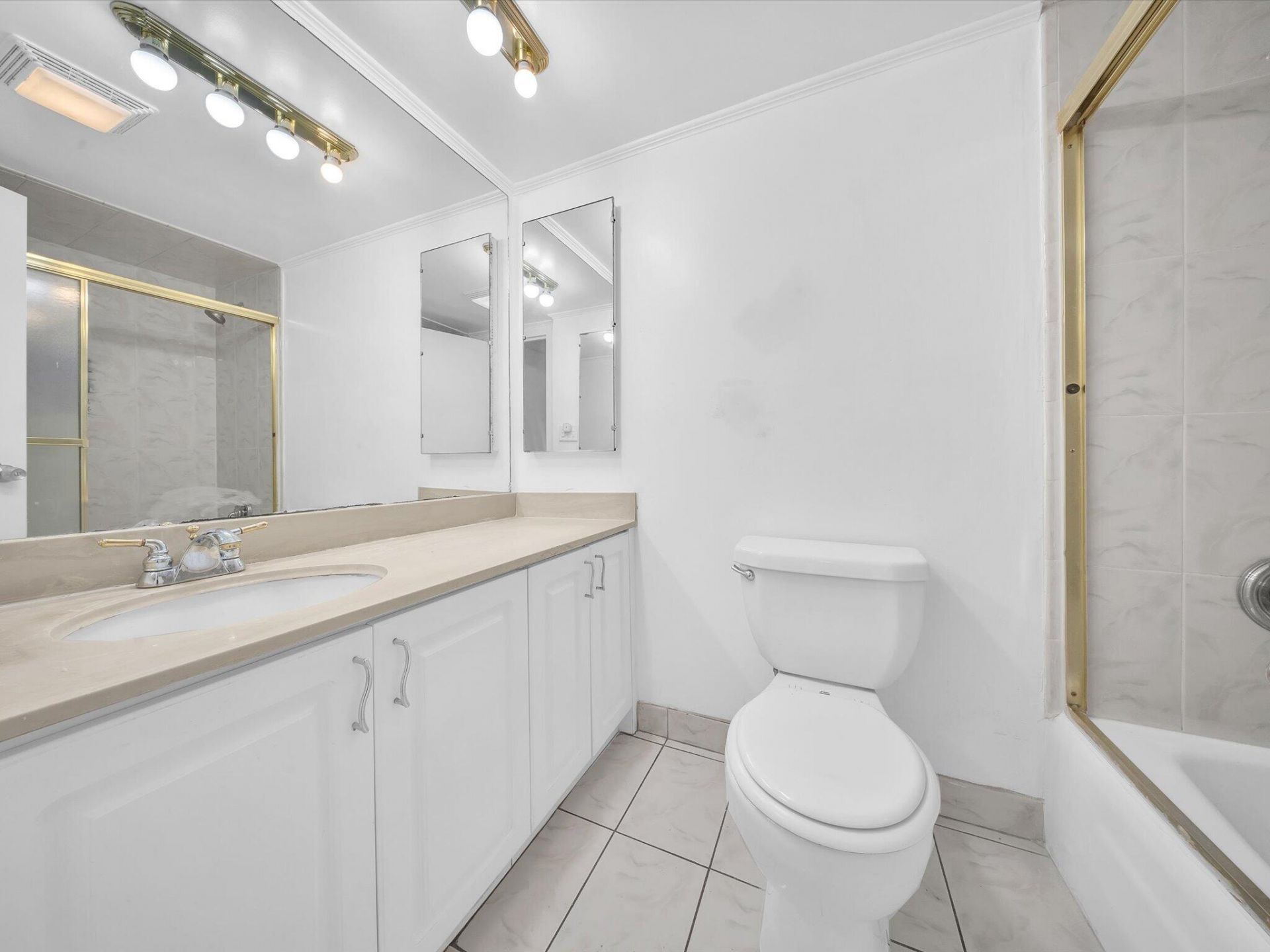 251 174th Street, Unit 2310, Sunny Isles Beach, FL 33160 Photo
