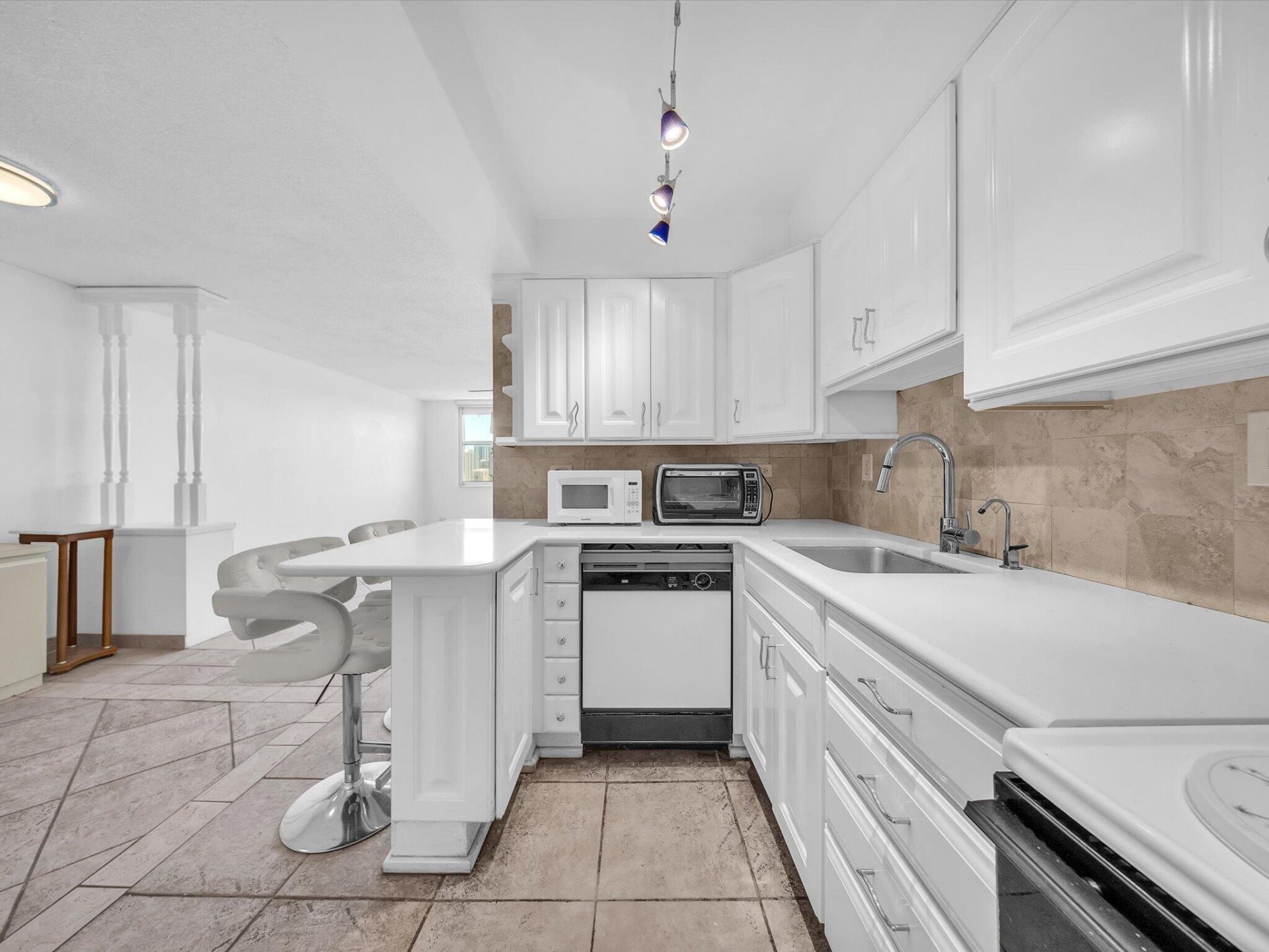 251 174th Street, Unit 2310, Sunny Isles Beach, FL 33160 Photo