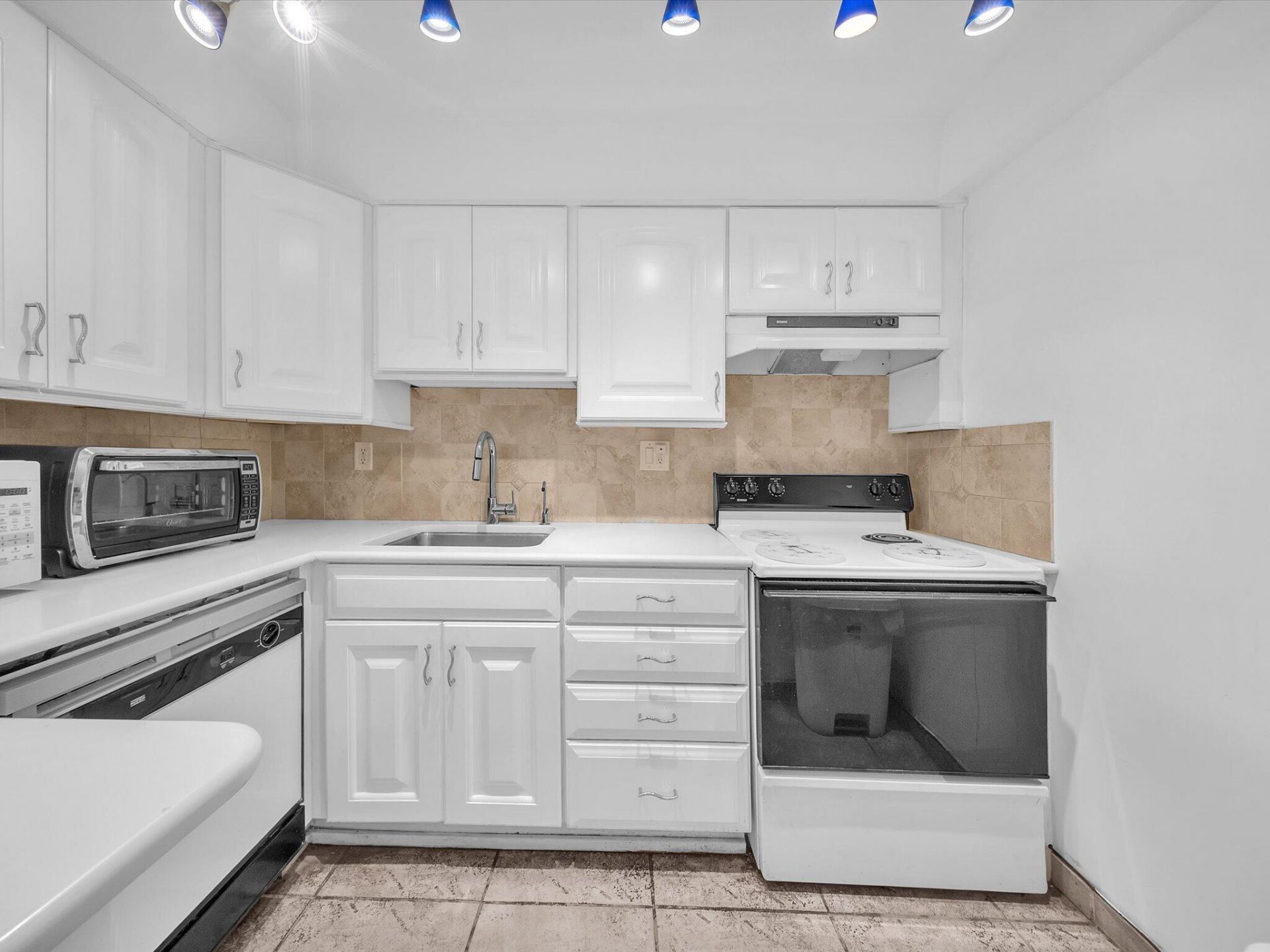 251 174th Street, Unit 2310, Sunny Isles Beach, FL 33160 Photo