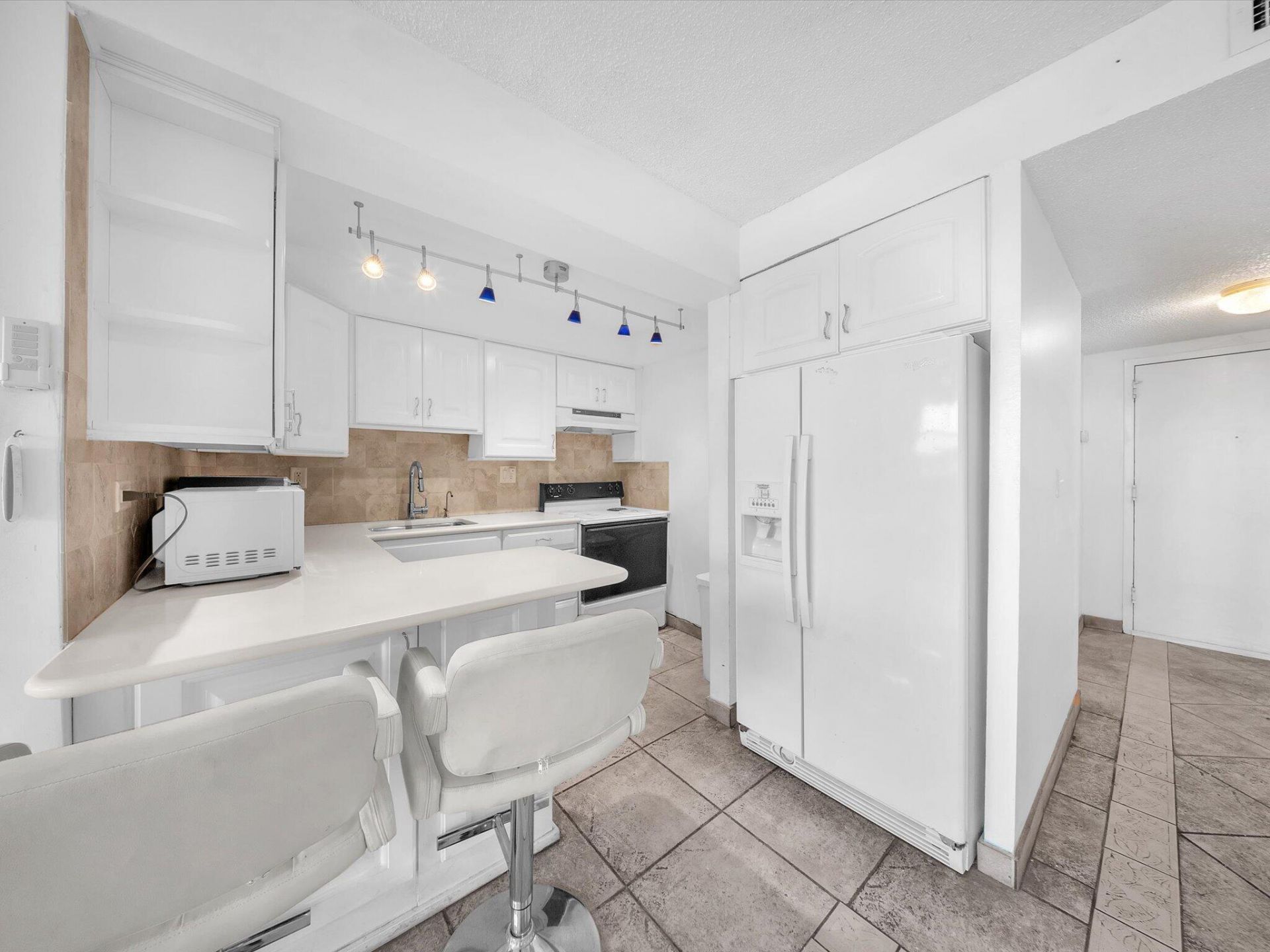 251 174th Street, Unit 2310, Sunny Isles Beach, FL 33160 Photo