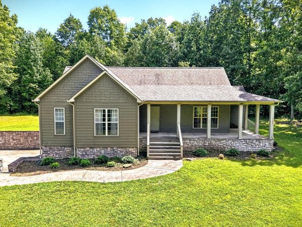 813 Mayland Road, Crossville, TN 38571