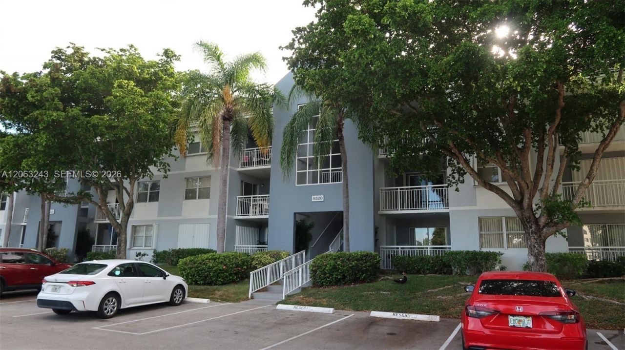 8520 SW 212th St, Unit 305, Cutler Bay, FL 33189 Photo