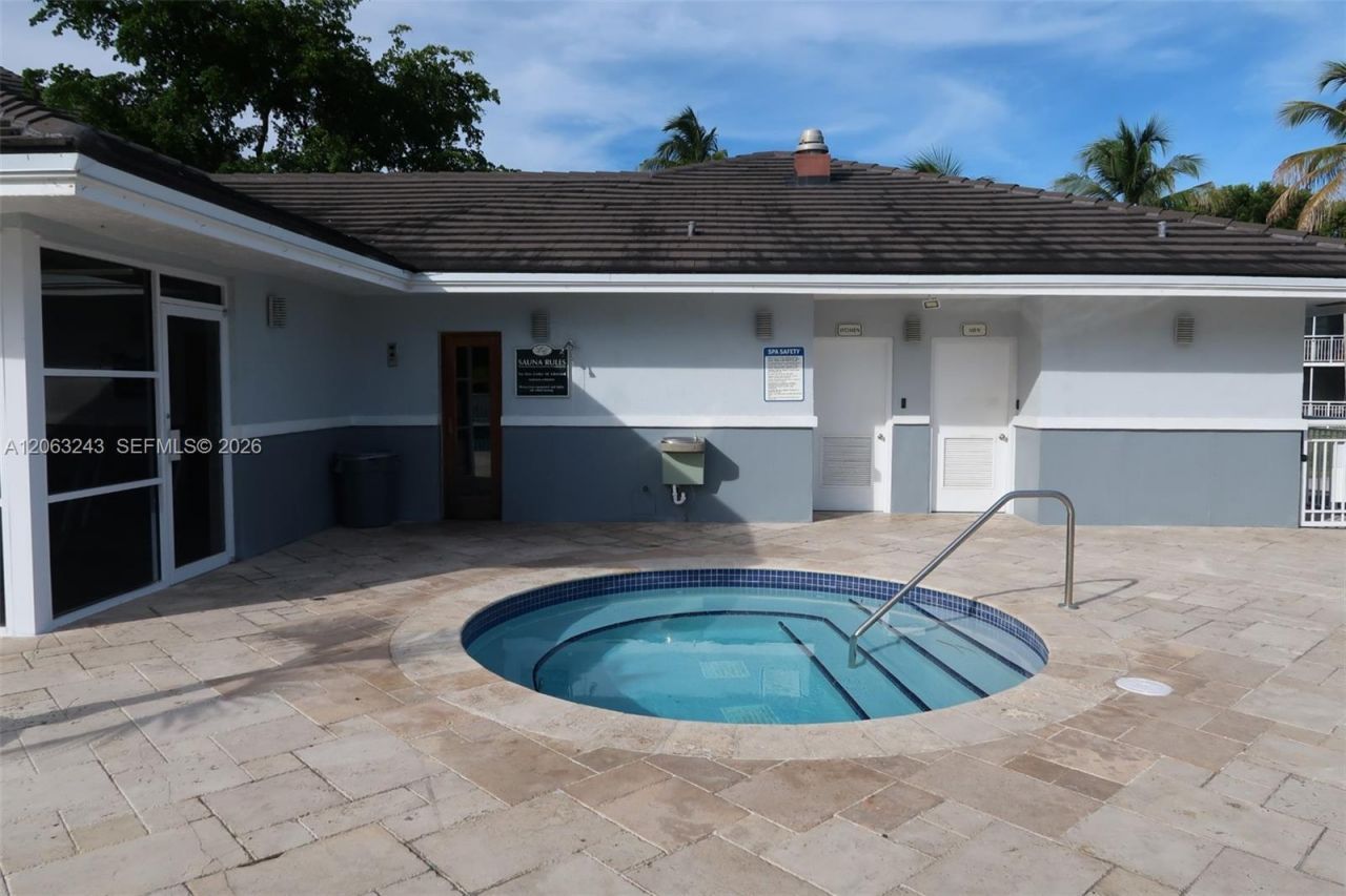 8520 SW 212th St, Unit 305, Cutler Bay, FL 33189 Photo