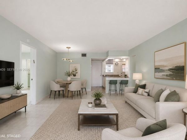 2903 Point East Dr , Unit K414, Aventura, FL 33160