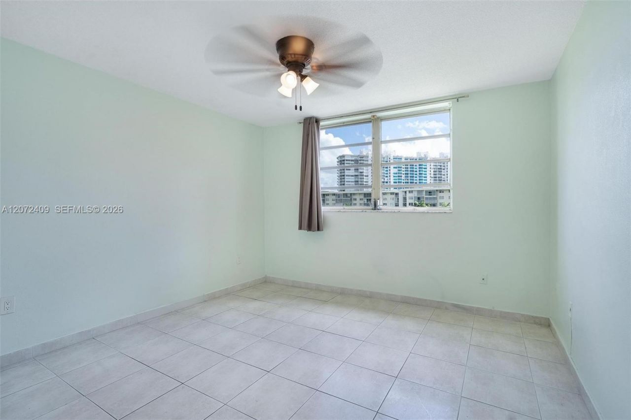 2903 Point East Dr, Unit K414, Aventura, FL 33160 Photo
