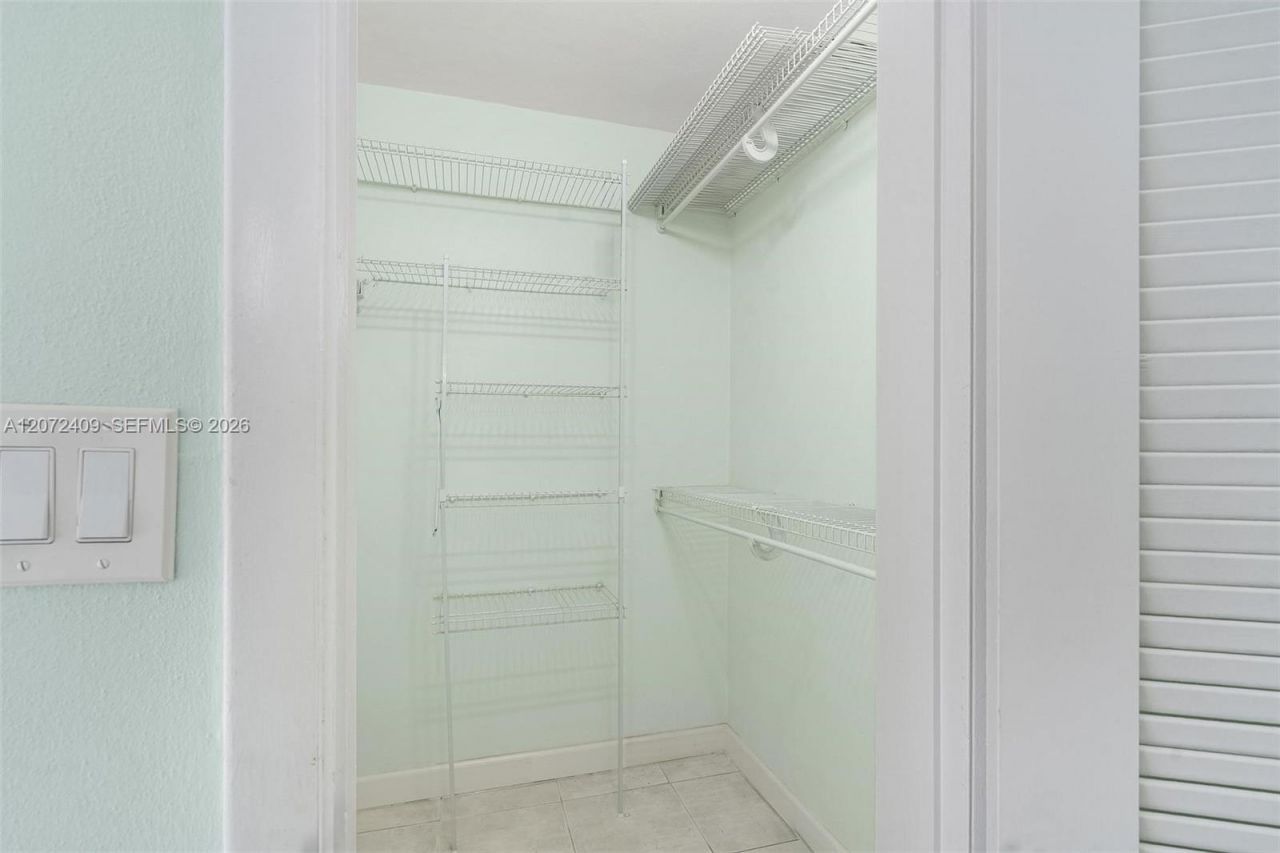 2903 Point East Dr, Unit K414, Aventura, FL 33160 Photo