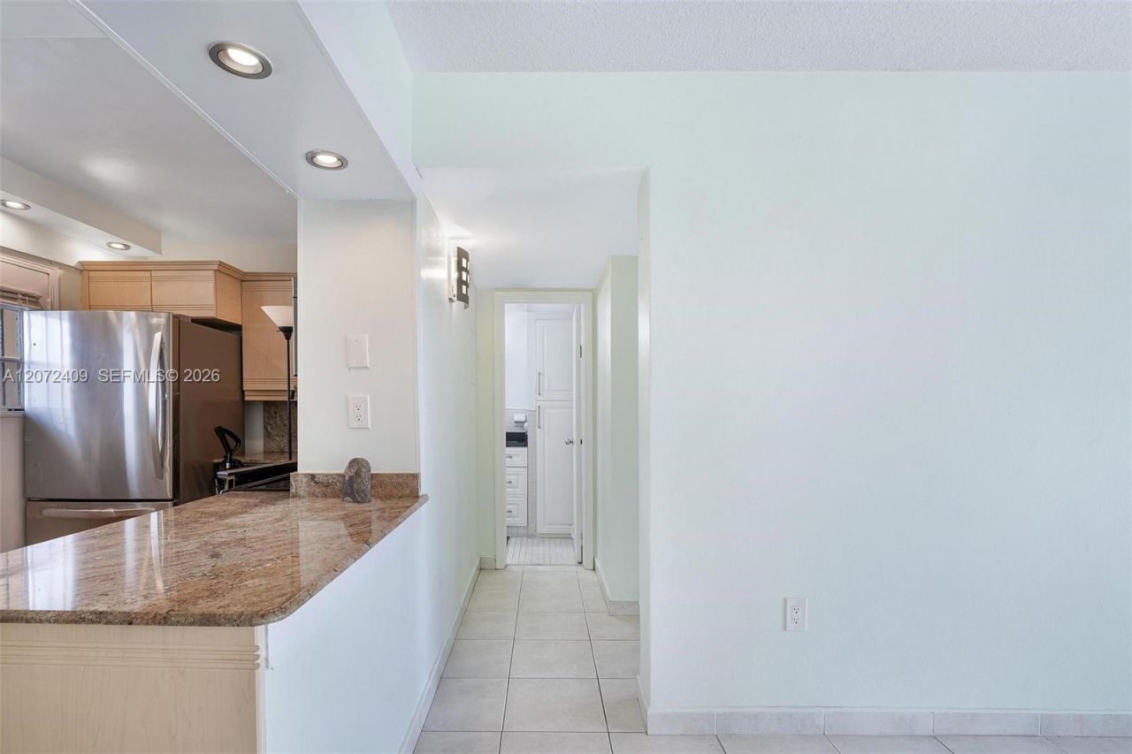 2903 Point East Dr, Unit K414, Aventura, FL 33160 Photo