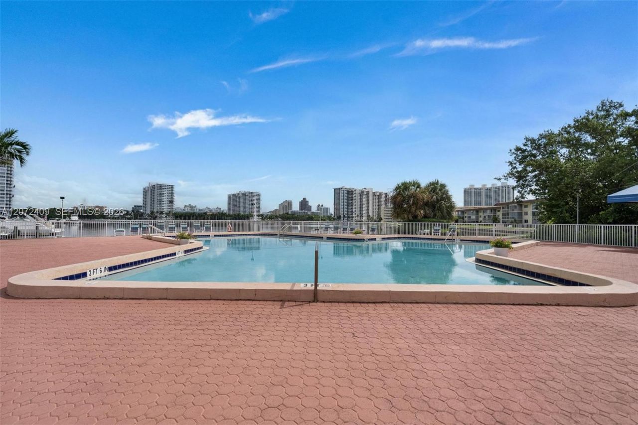 2903 Point East Dr, Unit K414, Aventura, FL 33160 Photo