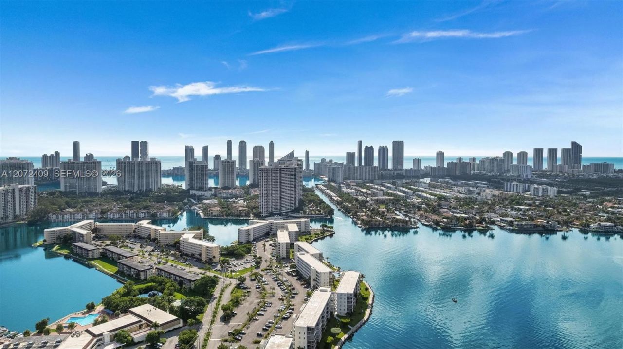 2903 Point East Dr, Unit K414, Aventura, FL 33160 Photo