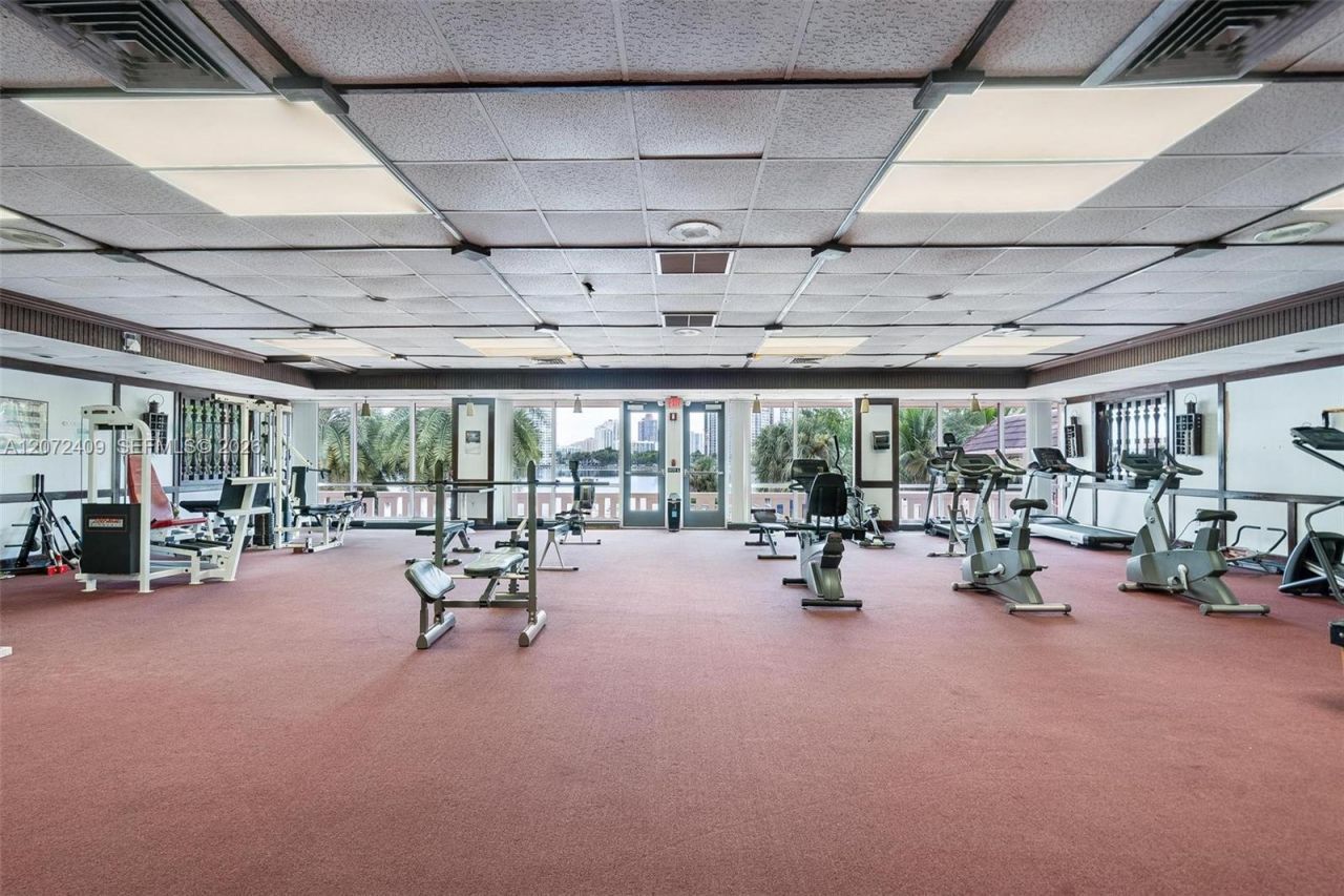 2903 Point East Dr, Unit K414, Aventura, FL 33160 Photo