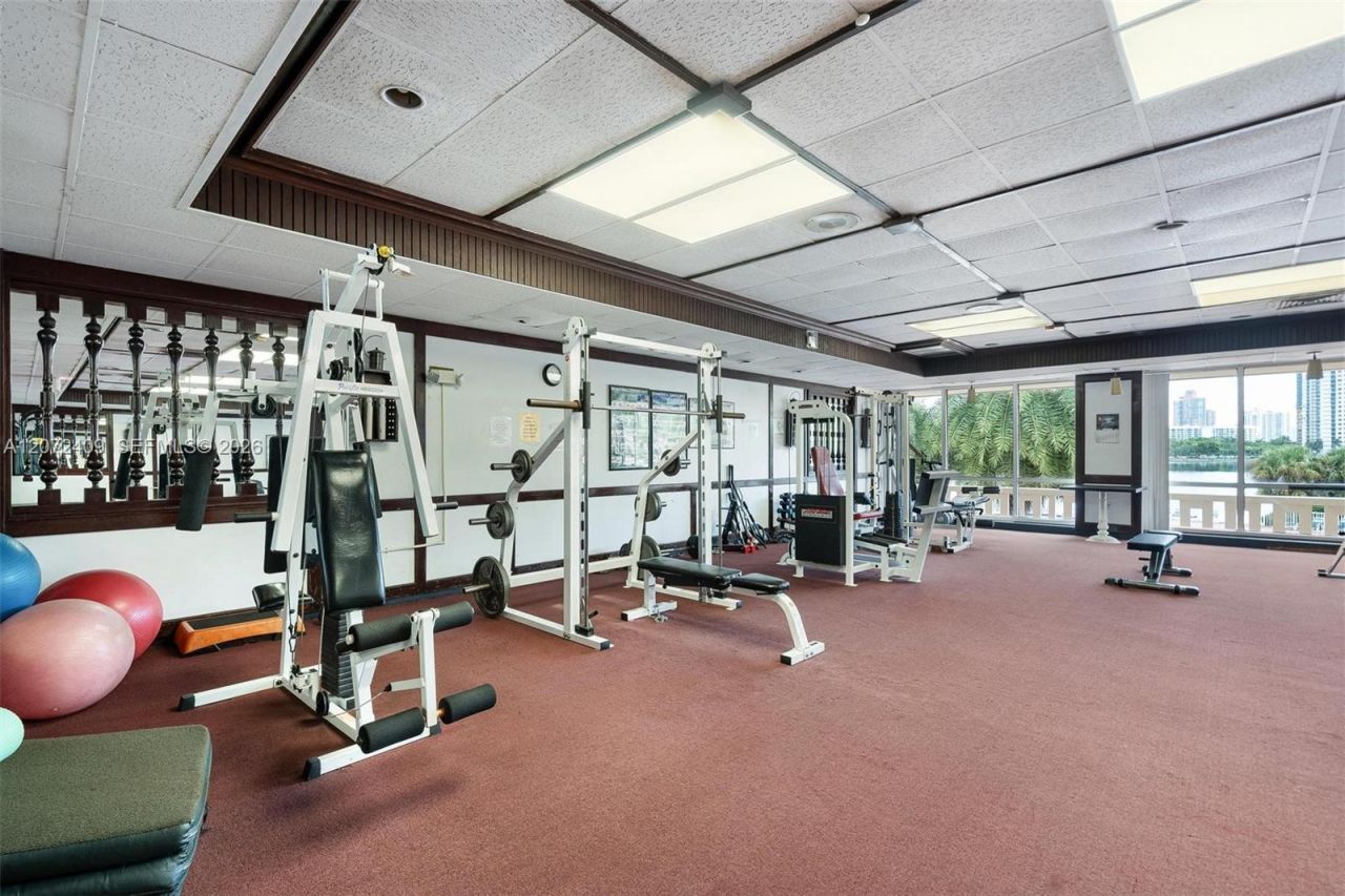 2903 Point East Dr, Unit K414, Aventura, FL 33160 Photo