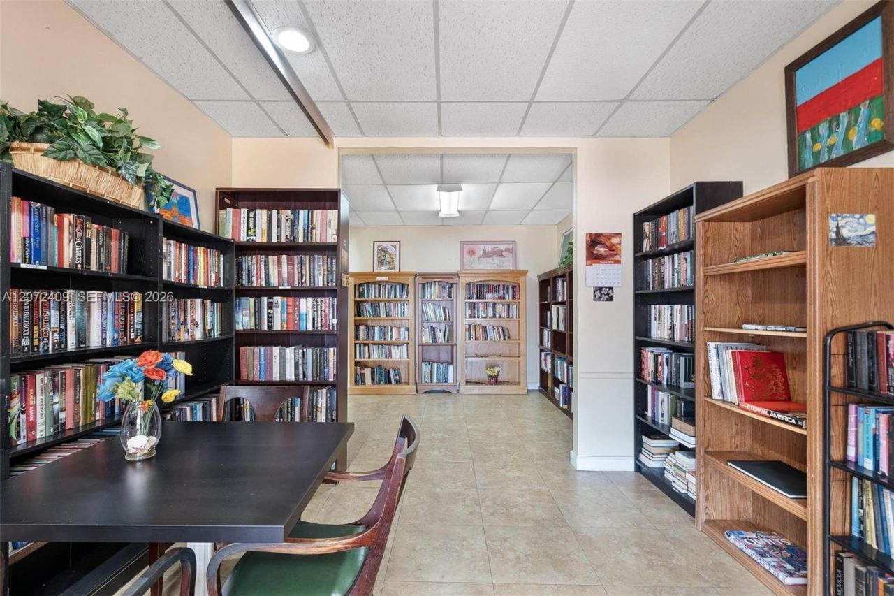 2903 Point East Dr, Unit K414, Aventura, FL 33160 Photo