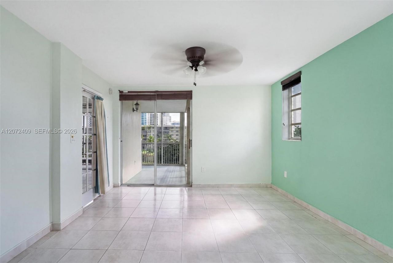 2903 Point East Dr, Unit K414, Aventura, FL 33160 Photo