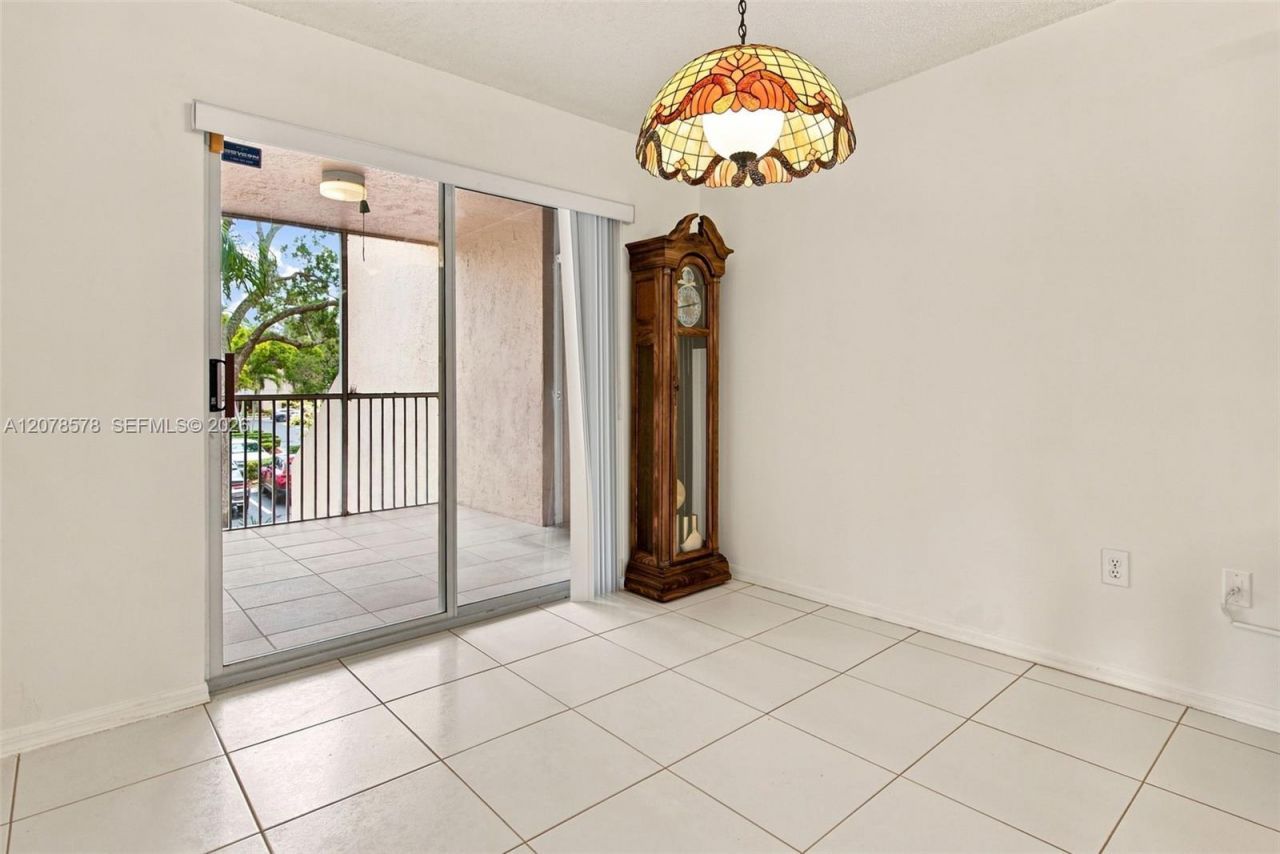 7647 Granville Dr , Unit 212, Tamarac, FL 33321 Photo