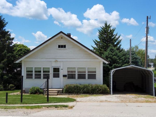 706 N Walnut Street, Avoca, IA 51521