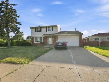 33011 Crestwell Drive , Sterling Heights, Mi 48310