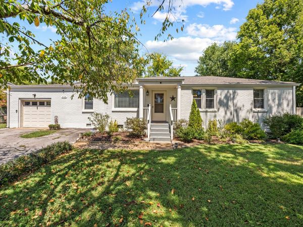 3118 Lake Park Dr, Nashville, TN 37211