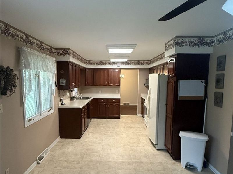 549 N Skyline Drive, Seven Hills, OH 44131 Photo 5