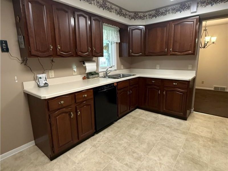 549 N Skyline Drive, Seven Hills, OH 44131 Photo 6