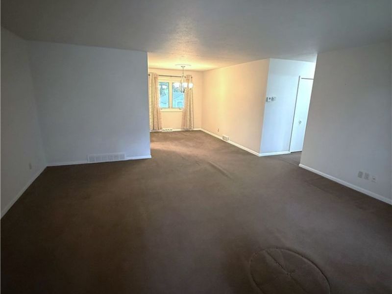 549 N Skyline Drive, Seven Hills, OH 44131 Photo 8